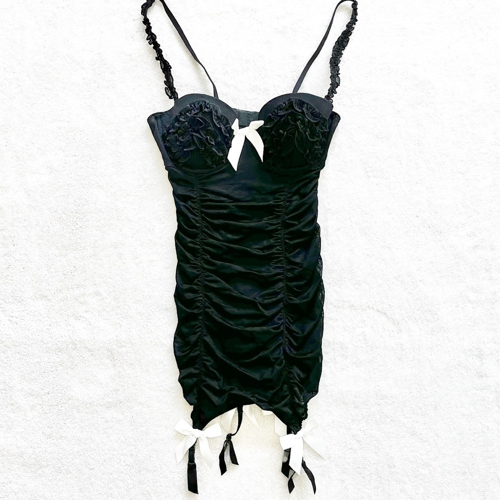 VICTORIA’S SECRET Black Sexy Little Things 36B Ruffles Lingerie w/ Garter - Picture 8 of 8